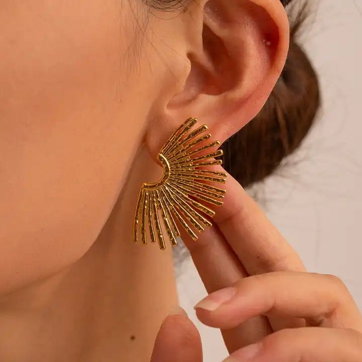 Aretes en tendencia Estilo Mariposa Dorado